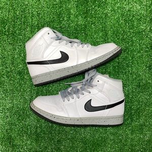 Air Jordan 1 Mid ‘White Cement’
